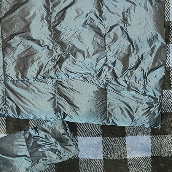 Eddie Bauer.  Lightweight puffer parka. Full-zip. Like-new.  Women's size Small. - Picture 14 of 16